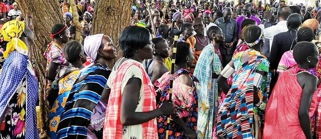 Toposa and Buya community members dance after resolving to live peacefully (UNMISS photo)