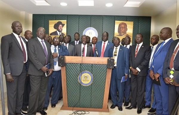 حكام الولايات في جنوب السودان في مؤتمر صحفي عقب الإجتماع مع سلفاكير