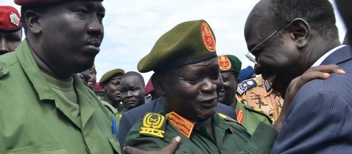 General Simon Gatwech Dual (middle) greets opposition supporters at Juba Airport, April 25, 2016. (Photo: Radio Tamazuj)