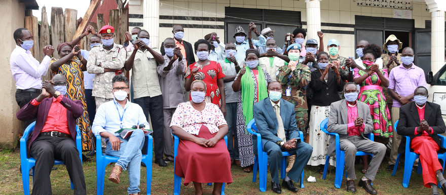 Participants at a civil-military peace dialogue in Yei pose for a group photo on July 28, 2020 (Radio Tamazuj)