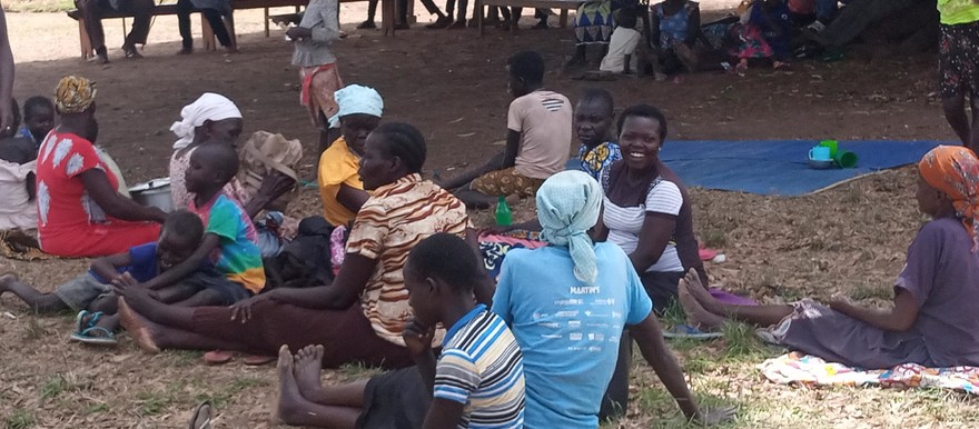 Ombaci IDPs under a mango tree at ECSS church in Yei [File Photo: Radio Tamazuj]