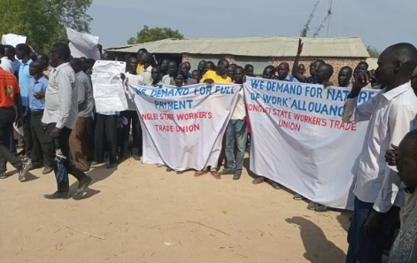 Civil servants protesting in Bor, Jonglei State over the weekend. (Courtesy photo)