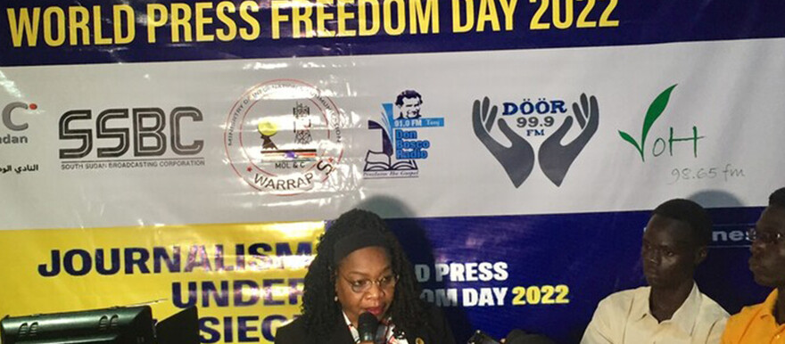 Governor Rial addressed the function to mark World Press Freedom Day in Wau on Yuesday. (Radio Tamazuj photo)