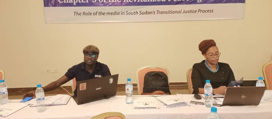 https://radiotamazuj.org/uploads/cache/article_detail_image/uploads/media/627e38ec5b709/undp-ujoss-workshop-pic1.jpg