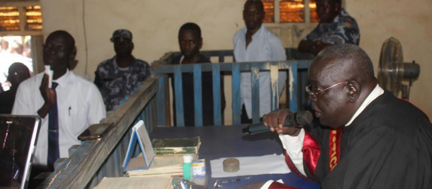 Justice Majur reading the verdict. (Radio Tamazuj photo)