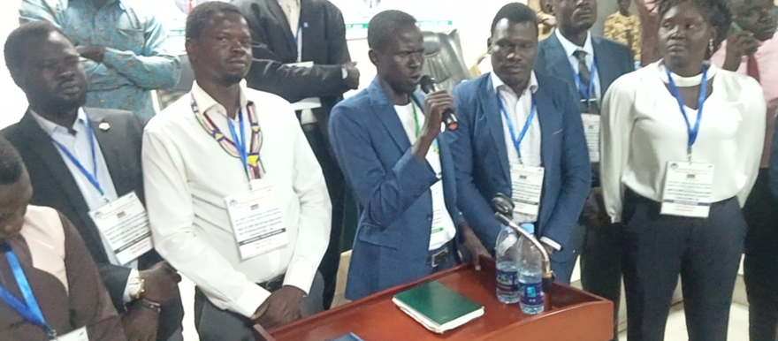 Tito Awen Akot (C) making a speech after being declared chairperson. (Photo: Radio Tamazuj).