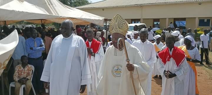 https://radiotamazuj.org/uploads/cache/article_detail_image/uploads/media/637b449a9a30b/centenary-celebration-in-torit-sunday-21st-november-2022-15.jpg