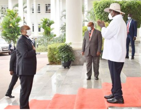 Gen. Al-Burhan being received by Ugandan President Yoweri Museveni in Entebbe during an earlier visit. (File photo)