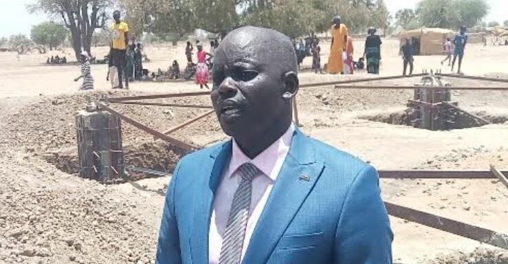 Northern Bahr el Ghazal State Minister of Information and Communication Garang Zachariah Lual inspecting the site of a telecom tower. (Photo: Radio Tamazuj)