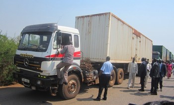 Photo: A truck carrying food arrives in Juba in 2015. (Radio Tamazuj)