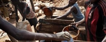 Photo: A processing site at a gold mine in South Sudan (Marcus Bleasdale / Human Rights Watch)