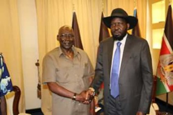 Photo: Kiir and Malong shake their hands after reconciliation. (Radio Tamazuj)