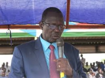 The governor of South Sudan’s Aweil state Yournew Wol Kuot has issued an order removing his deputy Ubera Mawut Unguec Ajonga and replaced him with a new official.