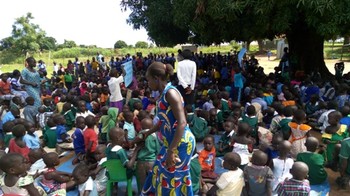 File photo Children under a school mango tree in Yei (Radio Tamazuj).jpg