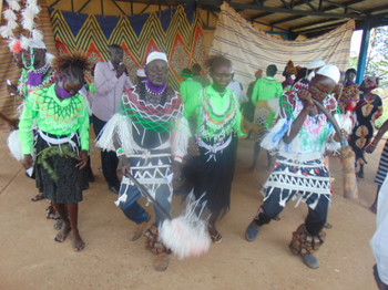 Traditional dancers at the cultural event in Aweil on 29 Sept 2020 (Photo: Radio Tamazuj)