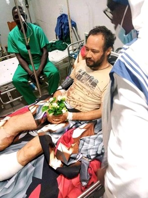 صورة المطران كريستيان - اثناء تلقيه العلاج بمستشفى رمبيك @راديو تمازُج